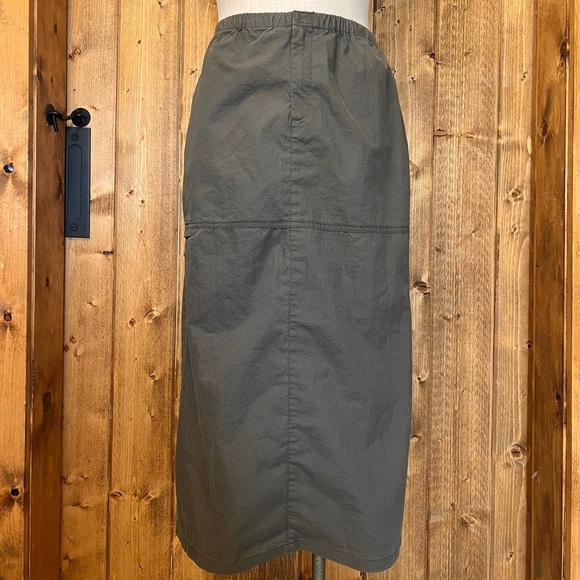 Eddie Bauer Small Petite Green Midi Utility Skirt Elastic Waist Outdoor - Picture 2 of 9